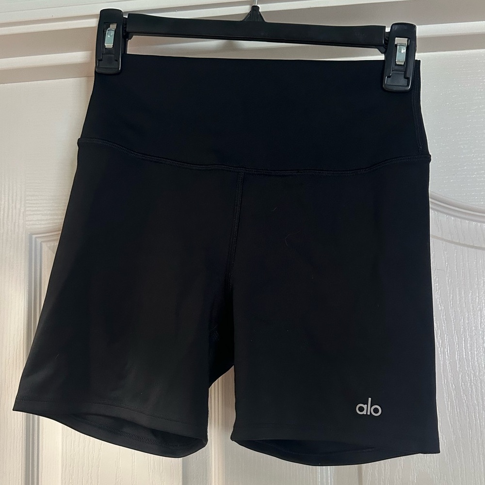 ALO yoga air lift biker shorts
